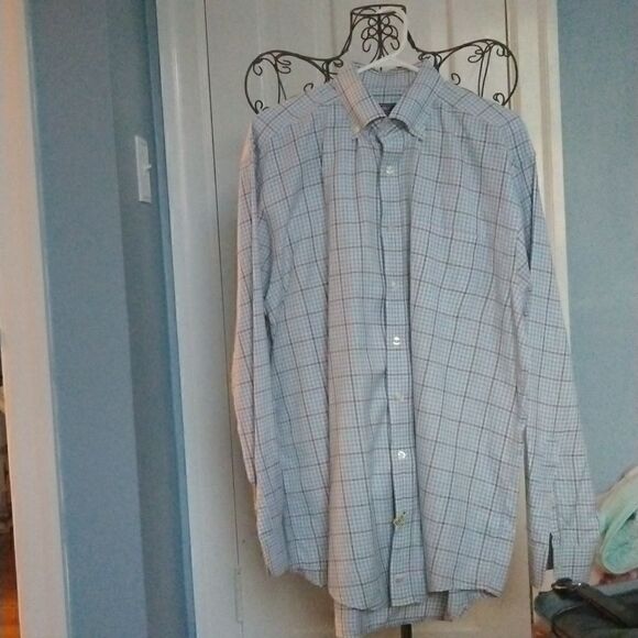 Vineyard Vines  - Picture 1 of 7